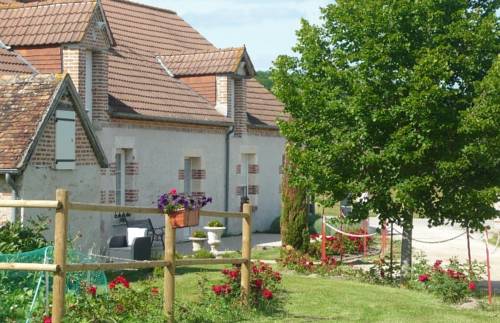 La Ferme de la Maugerie : Bed and Breakfast near Vernou-en-Sologne