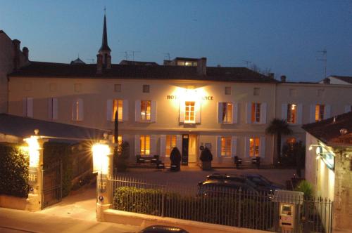Hôtel de France : Hotel near Gironde