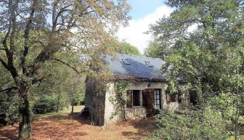 La Chaumière et sa Roulotte : Guest accommodation near Cazillac