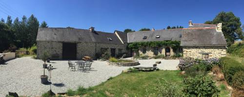 Les Gîtes du Sanglier : Guest accommodation near Saint-Nicolas-du-Pélem