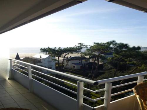 Apartment Avec Vue Sur La Grande Conche De Royan : Apartment near Médis