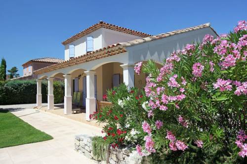 Holiday home Sainte Baume : Guest accommodation near Rougiers
