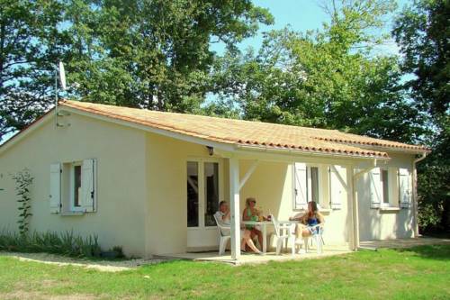 Holiday home Etang Vallier : Guest accommodation near Saint-Aulais-la-Chapelle