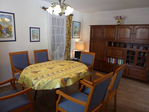Holiday Home Les Troenes : Guest accommodation near Fréjus