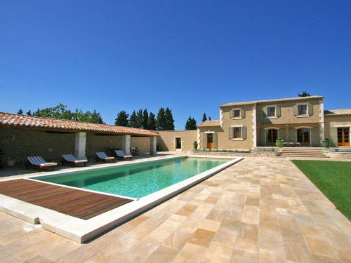 Villa Mas le Cailletier : Guest accommodation near Eyragues