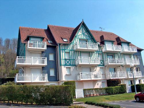 Apartment Le Cap Bleu : Apartment near Tourgéville