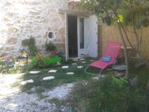 Ancienne Bergerie Proche Aix en Provence : Guest accommodation near Beaumont-de-Pertuis