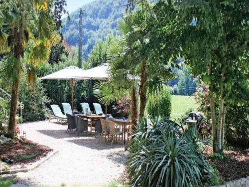 Villa Joie De Vivre : Guest accommodation near Tour-de-Faure