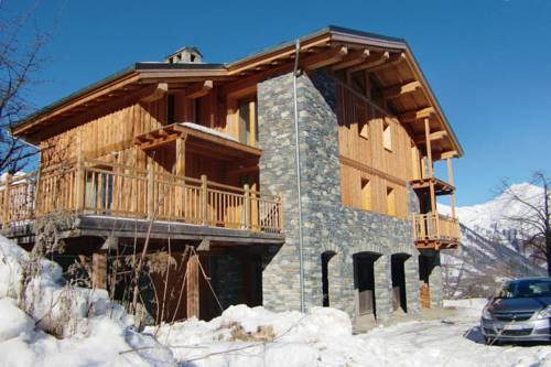 Chalet Des Arcs Ced01 : Guest accommodation near Séez