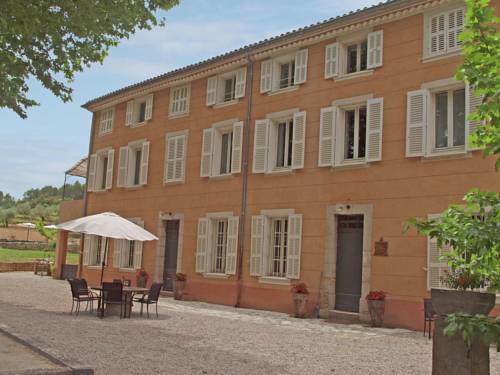Château Camparnaud : Guest accommodation near Entrecasteaux