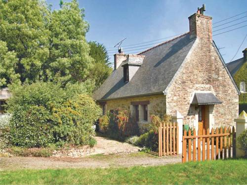 Holiday home Rue Jarl Priel : Guest accommodation near Pouldouran