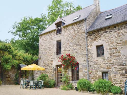 Holiday Home Dinan Port Gite II : Guest accommodation near Les Champs-Géraux