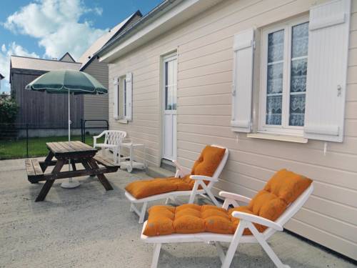 Holiday home Creances-Plage GH-1112 : Guest accommodation near Montgardon