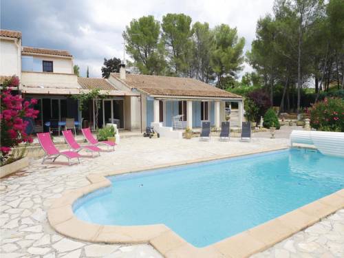 Holiday home St. Cannat GH-995 : Guest accommodation near Ventabren