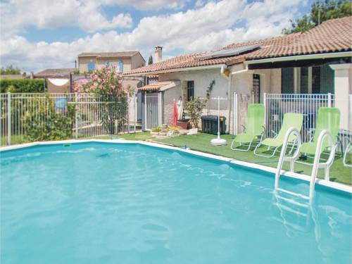 One-Bedroom Holiday Home in Aubignan : Guest accommodation near Beaumes-de-Venise