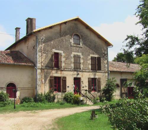 Couette et Café : Bed and Breakfast near Saint-Sauvant