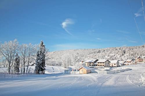 Village de Vacances Les Chevreuils : Guest accommodation near La Favière