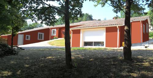 Logements Carreyrat Cadre Calme Et Verdoyant : Apartment near Lamothe-Capdeville