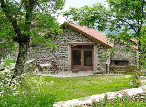 Ferienhaus Beaux 100S : Guest accommodation near Saint-Julien-du-Pinet