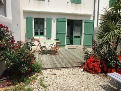 Rental Villa La Couarde Sur Mer Jolie Maison Domaine : Guest accommodation near Loix