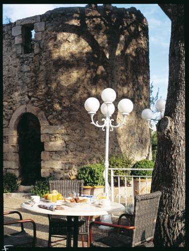 Hôtel Saint Roch : Hotel near Saint-Mitre-les-Remparts