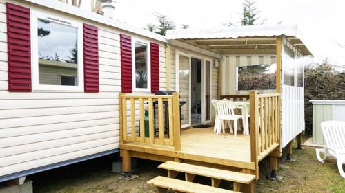 Mobil-homes proche de la mer : Guest accommodation near Saint-Urbain