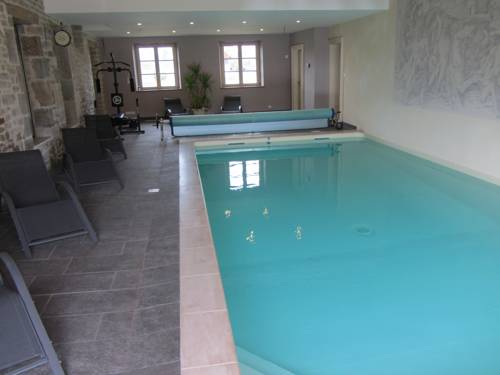 Le relais des deux tours : Bed and Breakfast near Chevigney-lès-Vercel