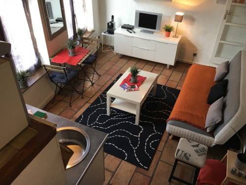 Charme du Vieux Lille 24H/24H Access : Apartment near La Madeleine