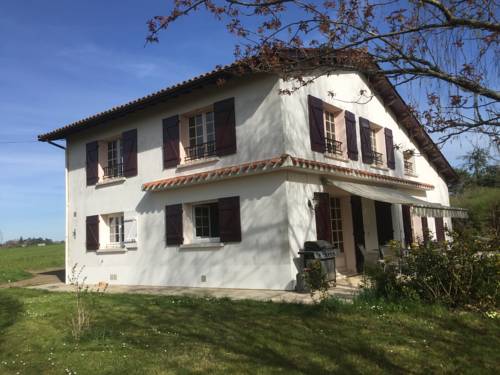 La Croix Blanche : Bed and Breakfast near Allez-et-Cazeneuve