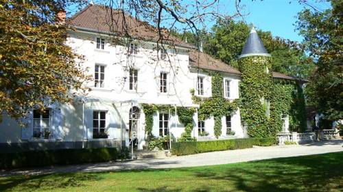 Chateau des Ayes : Guest accommodation near Bévenais