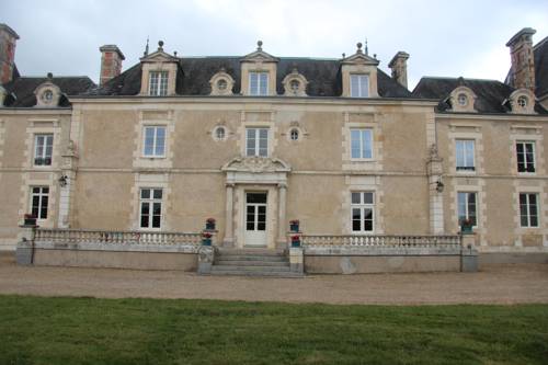 Château de la Guillonnière : Bed and Breakfast near Lussac-les-Châteaux