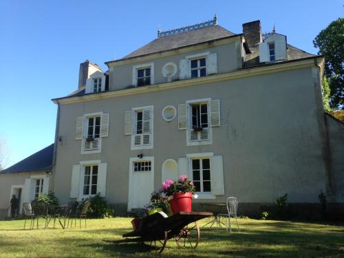 Le petit plessis : Bed and Breakfast near Fillé