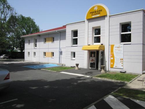Premiere Classe Pau Est-Bizanos : Hotel near Artigueloutan