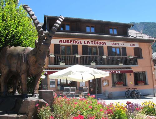 Auberge La Turra : Hotel near Lanslebourg-Mont-Cenis