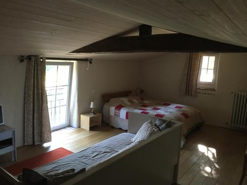 Gite Le Puy Rabasteau : Guest accommodation near La Chapelle-Thémer