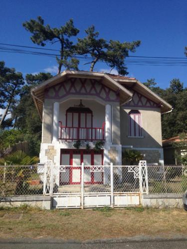 Villa Belle Epoque : Guest accommodation near Saint-Just-Luzac