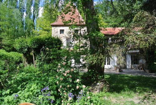 Moulin de Repassat Etape Voie Verte : Guest accommodation near Saint-Salvy