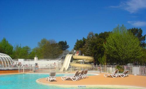Camping L'Airial : Guest accommodation near Azur