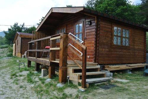 Camping à la Ferme de Bourras : Guest accommodation near Rougon