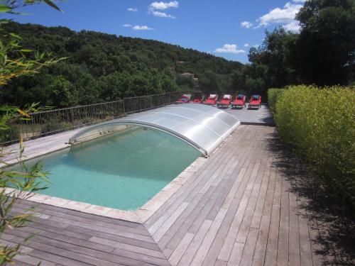 Belle villa 200m² Grimaud (flipers, babyfoot et piscine) : Guest accommodation near Les Mayons