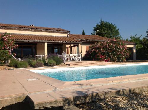 Villa : Guest accommodation near Lagorce