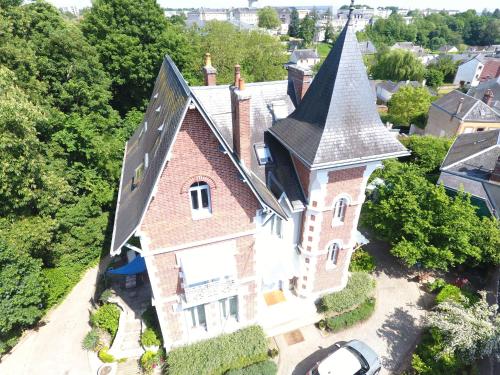 Les Dameraudes : Bed and Breakfast near Gien