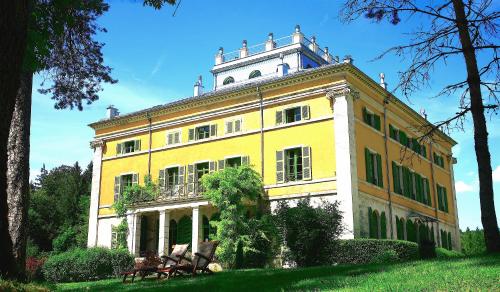 La Villa Palladienne - Château de Syam : Guest accommodation near Les Planches-en-Montagne