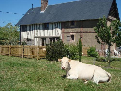 Logis campagnard du XVIeme : Guest accommodation near La Ferrière-sur-Risle