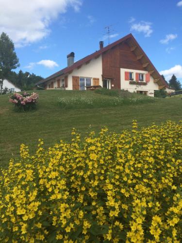 Au Charnet : Bed and Breakfast near Les Fourgs