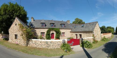 La Longere De Kerriou : Guest accommodation near Pleudaniel