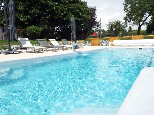 Gîte Villa Jacaranda : Guest accommodation near Larbey