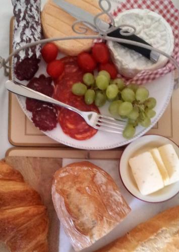 Chambre d'Hôtes Oiron : Bed and Breakfast near Saint-Jouin-de-Marnes