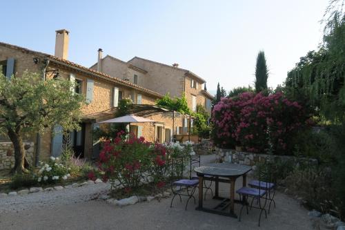 Mas des Olives : Bed and Breakfast near Monieux