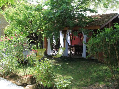Les Pascals : Bed and Breakfast near Triors